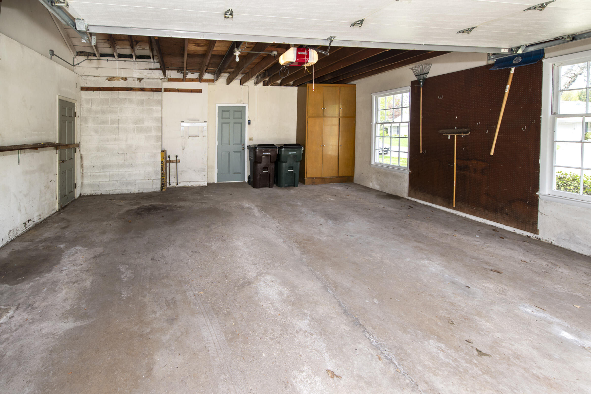 127 East Fox Dale Road Glendale, WI 53217 - Photo 72 of 79 Garage Interior