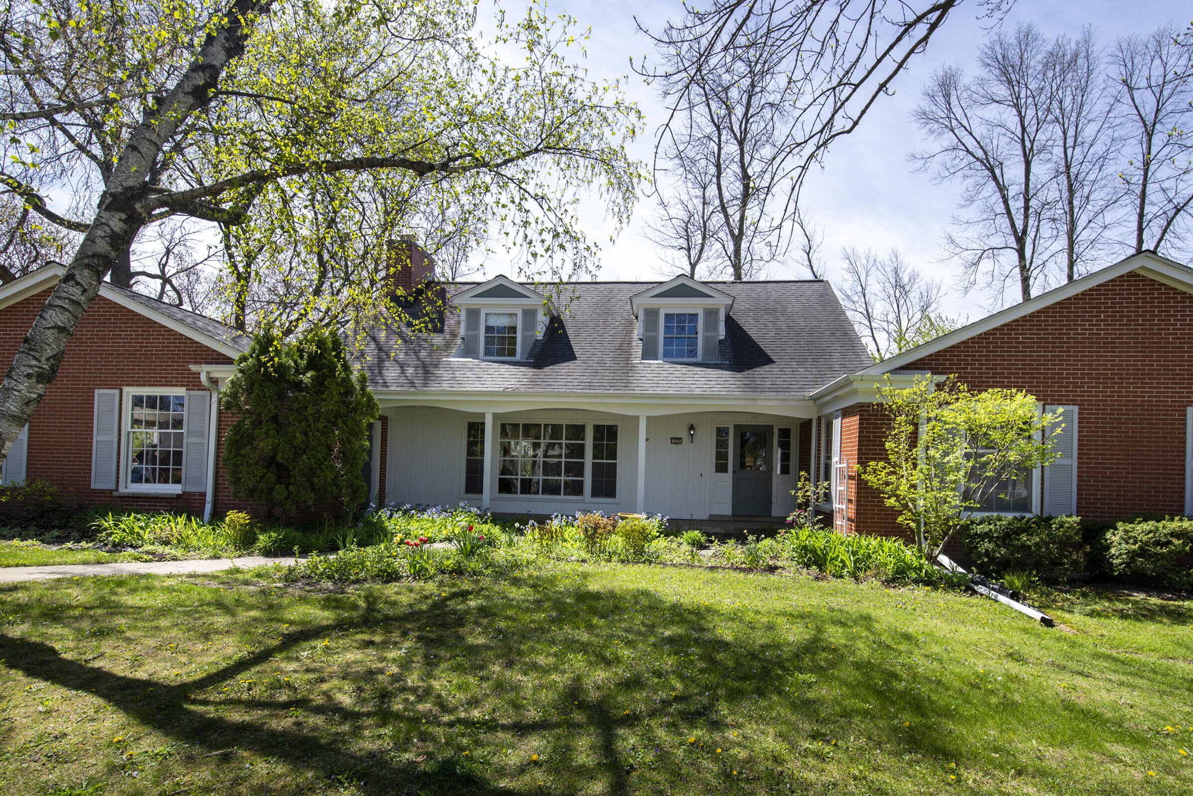 127 East Fox Dale Road Glendale, WI 53217 - Photo 74 of 79 Front View