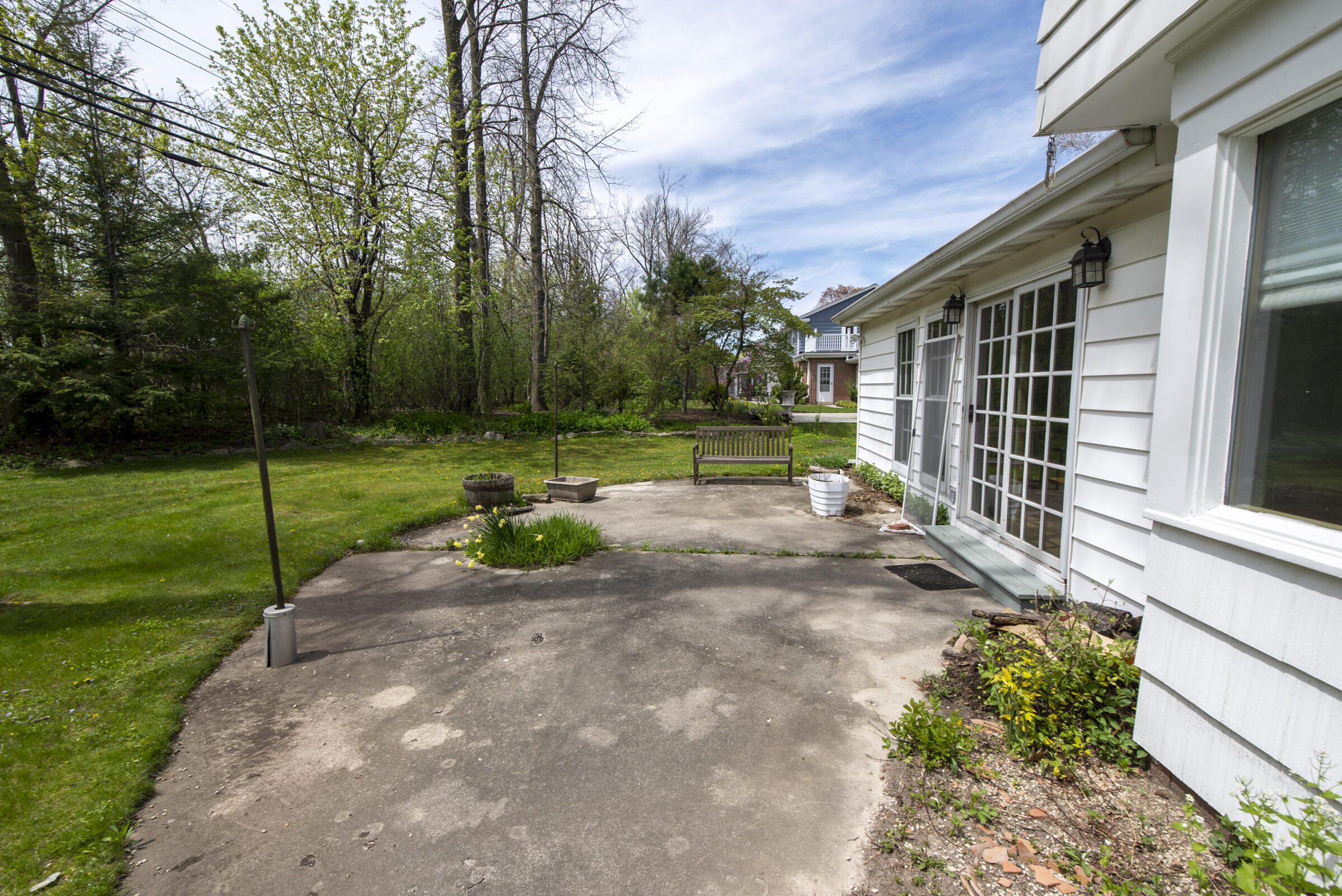 127 East Fox Dale Road Glendale, WI 53217 - Photo 78 of 79 Patio & Yard