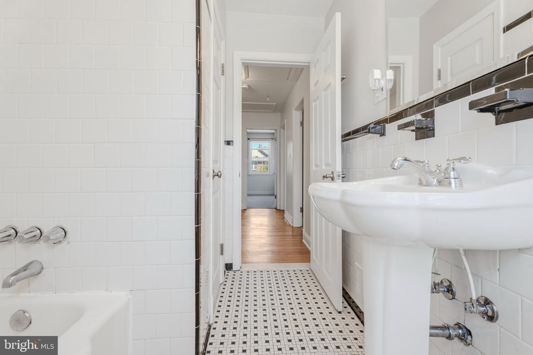 7037 Heathfield Road Baltimore, MD 21212 - Photo 28 of 44 Full Bath