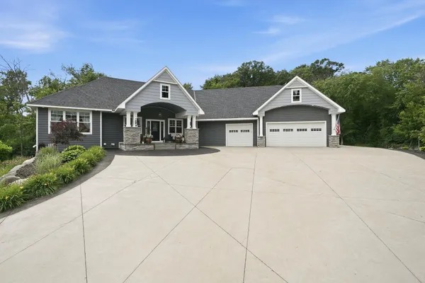 $1,795,000 | 15385 50th Street North, Stillwater, MN 55082