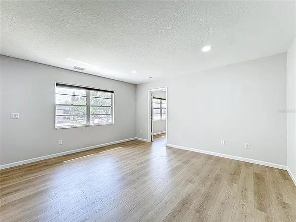 $229,995 | 122 Windtree Lane, Unit O204, Winter Garden, FL 34787