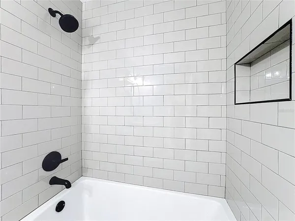 $229,995 | 122 Windtree Lane, Unit O204, Winter Garden, FL 34787