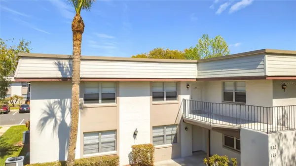 $229,995 | 122 Windtree Lane, Unit O204, Winter Garden, FL 34787