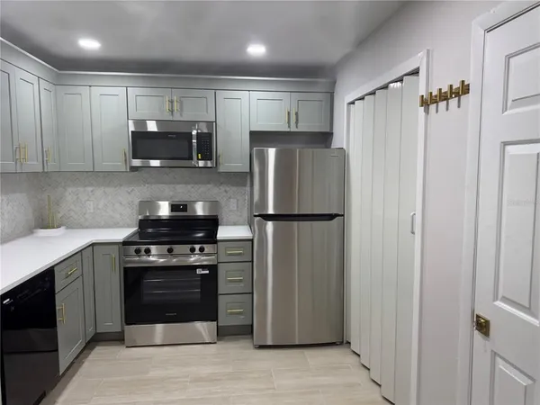 $229,995 | 122 Windtree Lane, Unit O204, Winter Garden, FL 34787