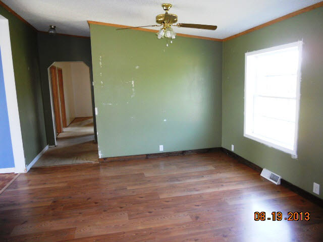 66 West Millington Road Fostoria, MI 48435 - Photo 3 of 12 20369406-2.JPG