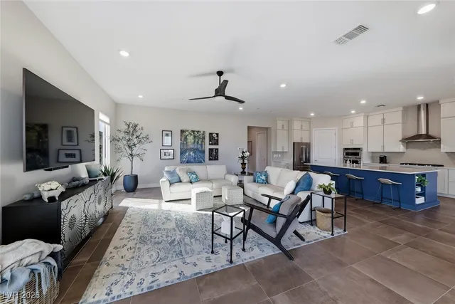 $3,150 | 52 Cliffwater Street, Henderson, NV 89011