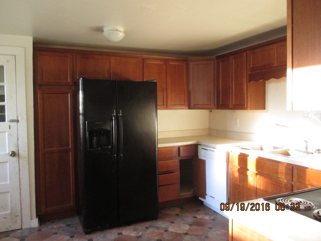 305 West Center Street Ithaca, MI 48847 - Photo 5 of 13 1823705-4.JPG