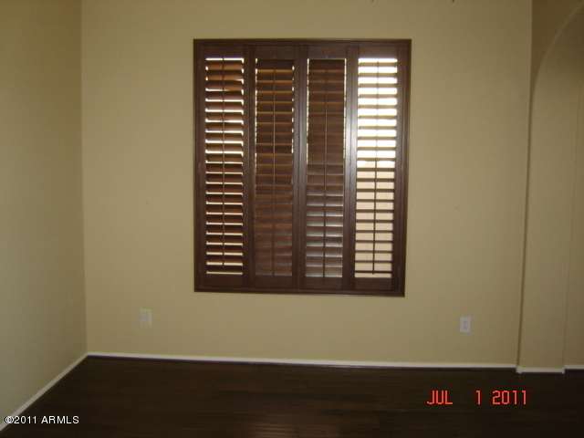 2439 West Mineral Road Phoenix, AZ 85041 - Photo 3 of 18 family room