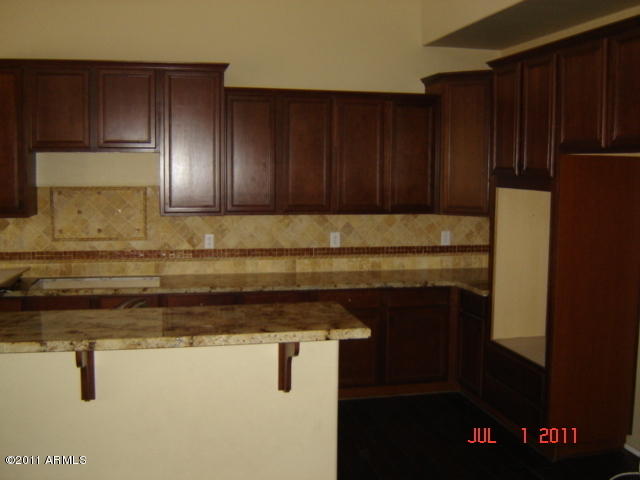 2439 West Mineral Road Phoenix, AZ 85041 - Photo 5 of 18 kitchen
