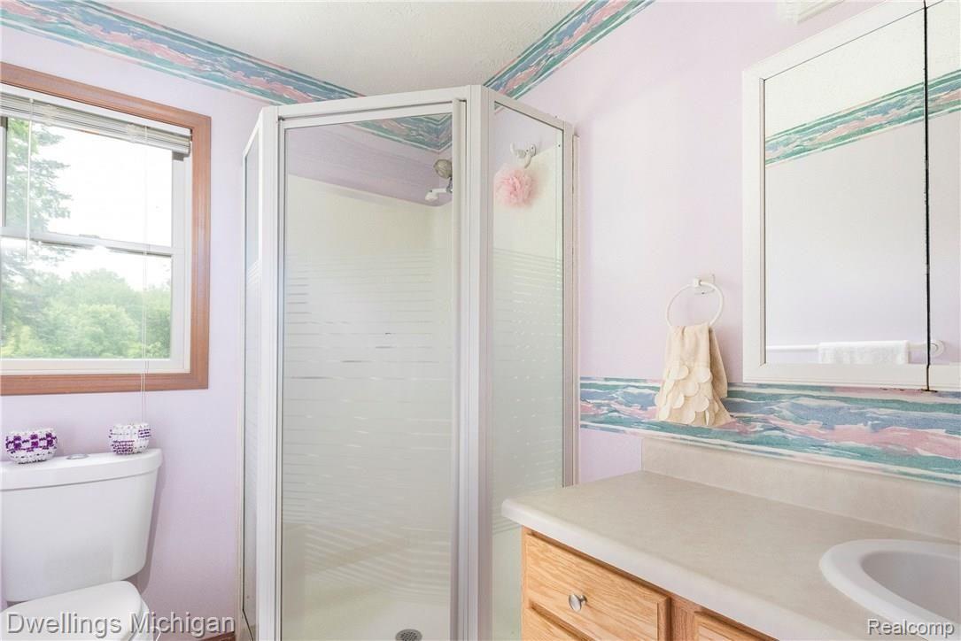 44574 Ecorse Road Belleville, MI 48111 - Photo 19 of 39 Master Bath