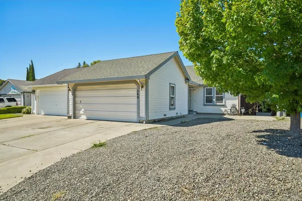 $559,000 | 148 Columbia Drive, Vacaville, CA 95687