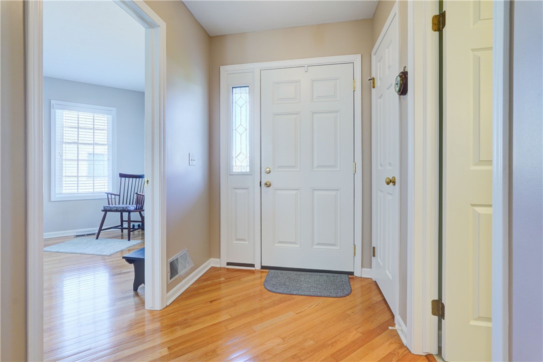 114 Cranbrook Terrace Webster, NY 14580 - Photo 4 of 35