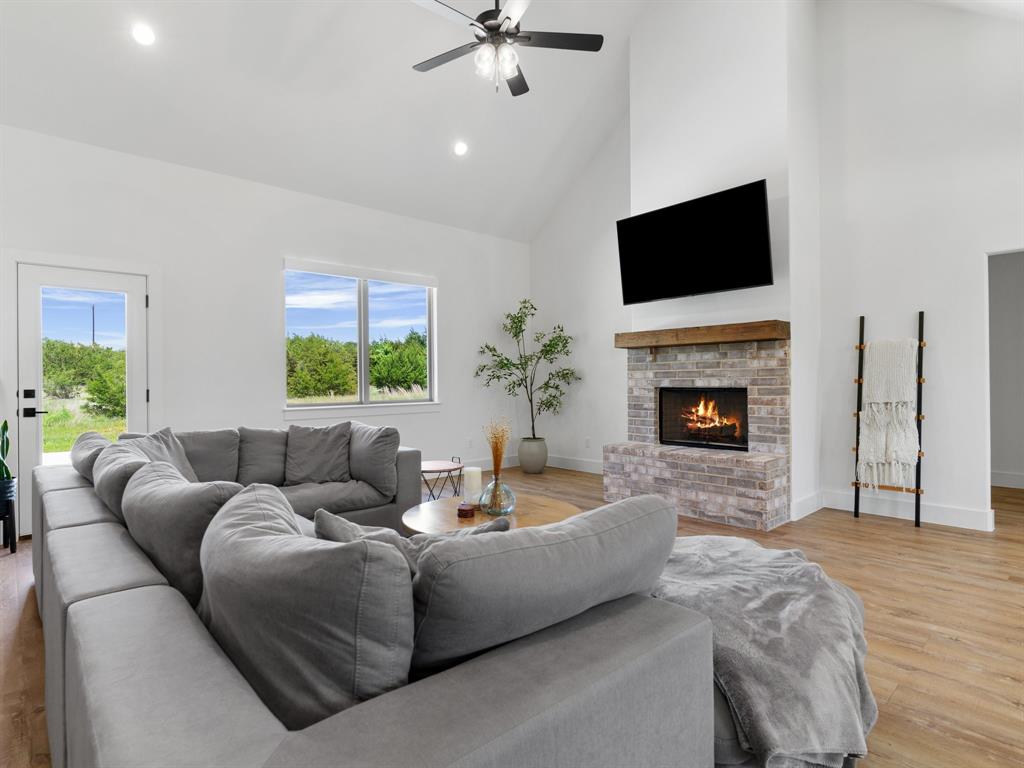 2020 Redemption Drive Weatherford, TX 76088 - Photo 11 of 34