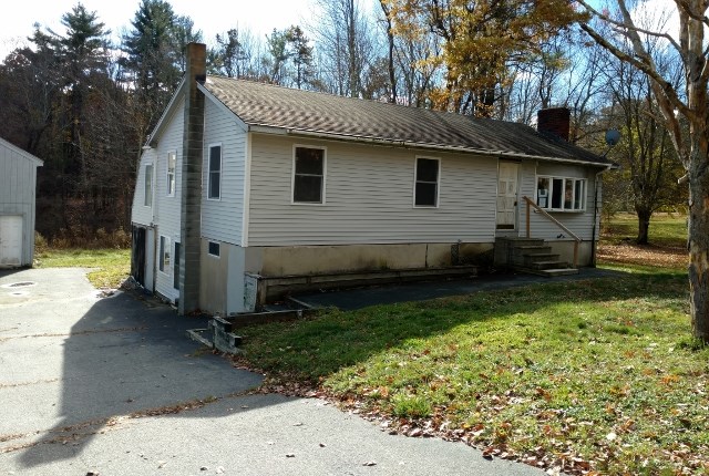 241 Hampstead Road Derry, NH 03038 - Photo 1 of 25
