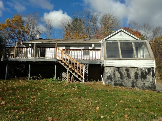 241 Hampstead Road Derry, NH 03038 - Photo 4 of 25