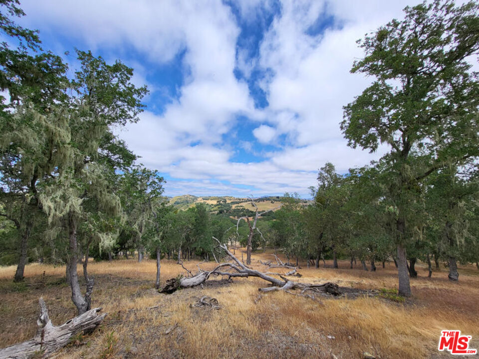 2261 Lariat Loop Bradley, CA 93426 - Photo 11 of 13