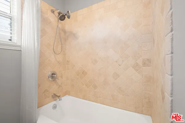 $5,500 | 6218 Balcom Avenue, Encino, CA 91316