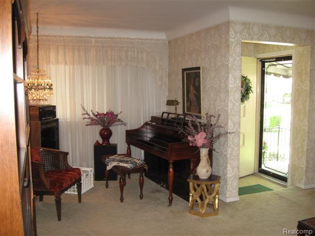24824 Ridgecroft Avenue Eastpointe, MI 48021 - Photo 3 of 13 IMG_0565 (Small)