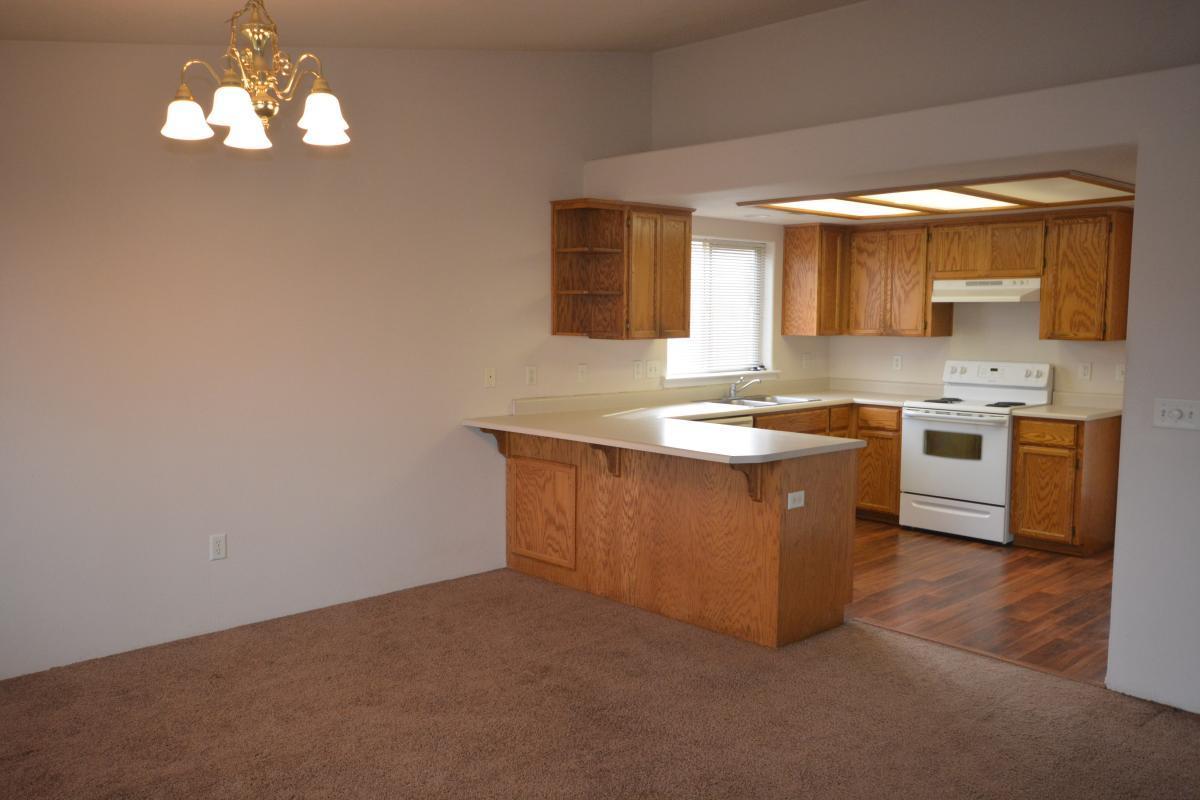 686 Karic Way Eagle Point, OR 97524 - Photo 9 of 11 6866