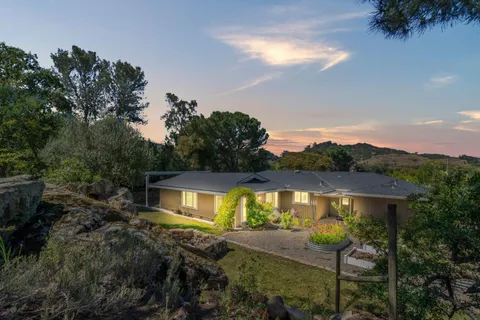 $1,799,999 | 9465 Watsonville Road, Gilroy, CA 95020