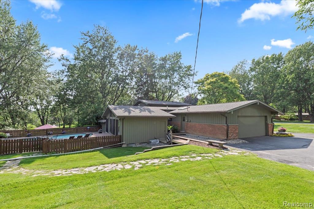 2689 Roseview Drive Rochester Hills, MI 48306 - Photo 62 of 74