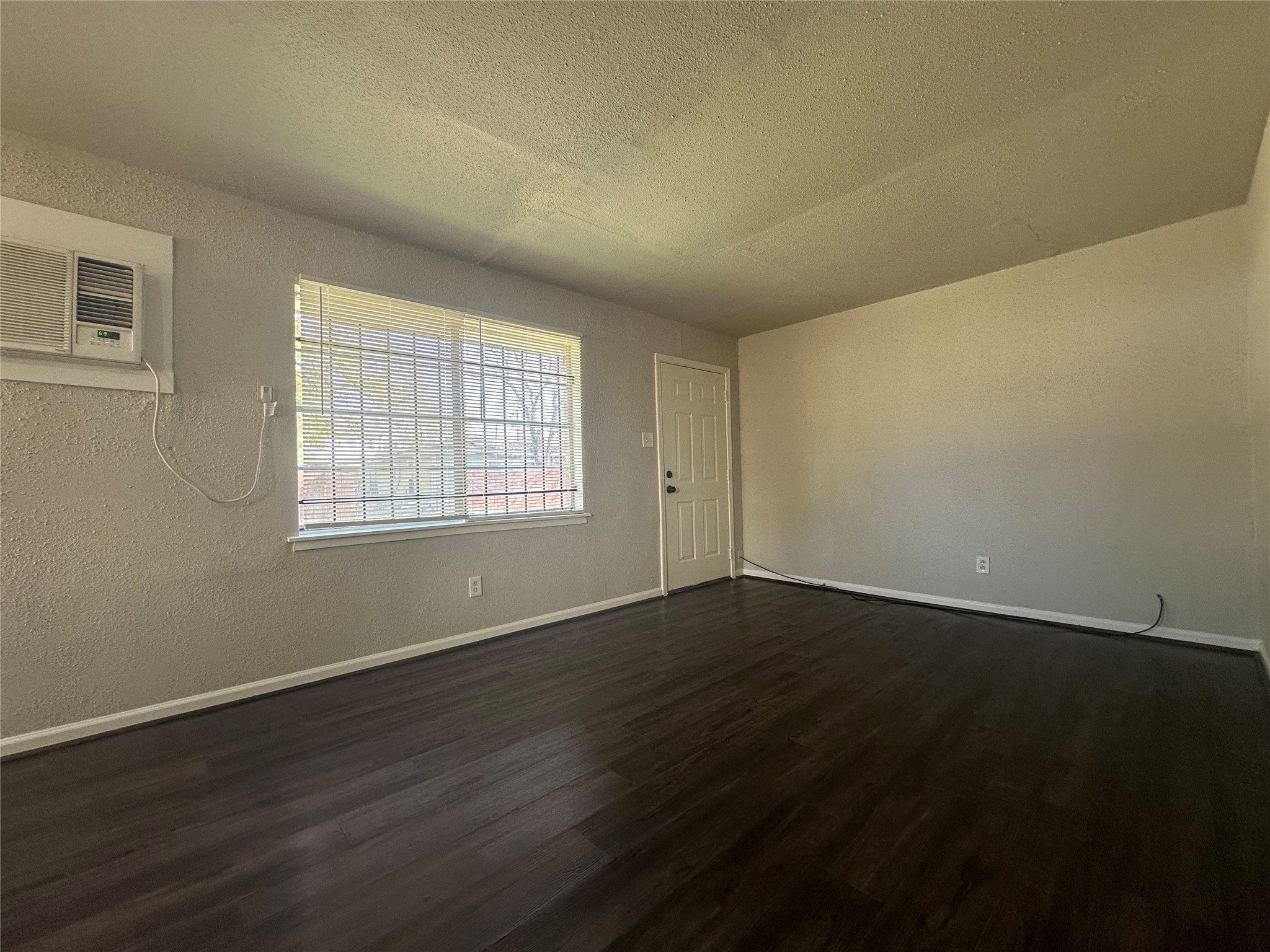 3811 Cornell Street, Unit B Houston, TX 77022 - Photo 4 of 10