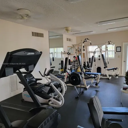 $345,000 | 2731 Northeast 14th Street, Unit 636, Pompano Beach, FL 33062
