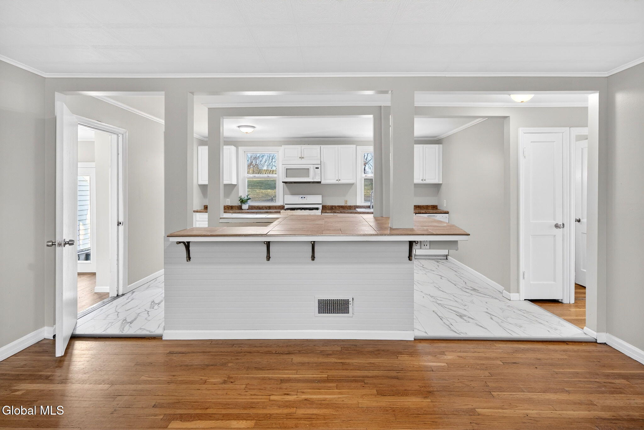 335 Albany Shaker Road Colonie, NY 12211 - Photo 7 of 27 Interior 03