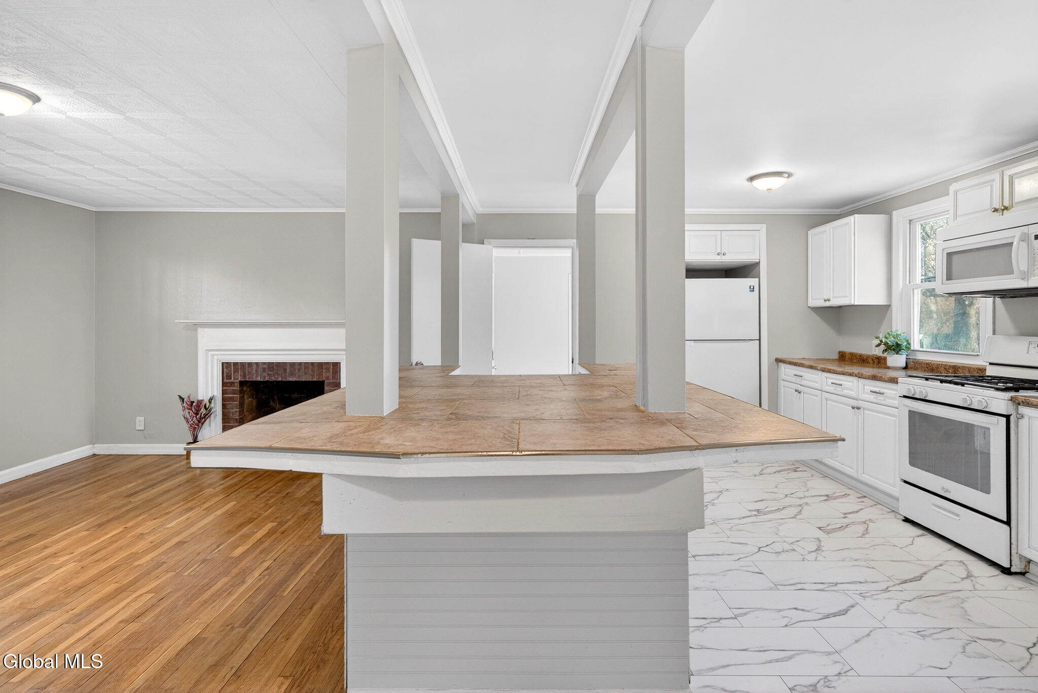 335 Albany Shaker Road Colonie, NY 12211 - Photo 8 of 27 Interior 04