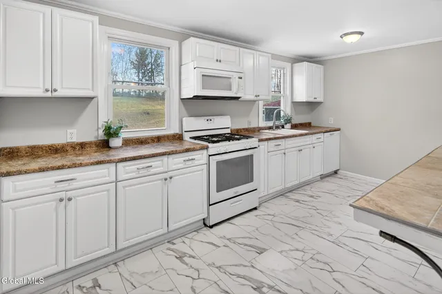 $389,000 | 335 Albany Shaker Road, Colonie, NY 12211