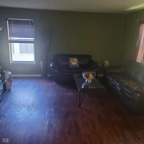 $379,900 | 1324 Castleford Lane, Indianapolis, IN 46234