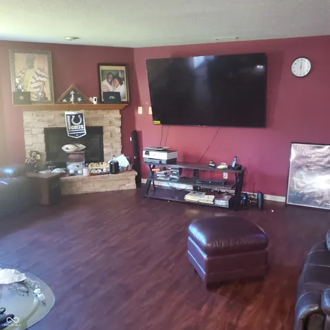 $379,900 | 1324 Castleford Lane, Indianapolis, IN 46234