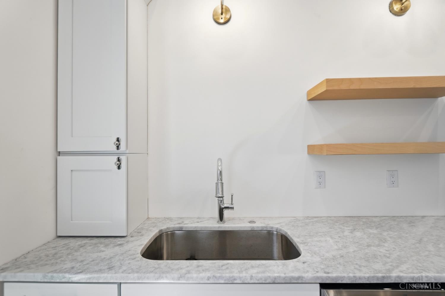 607 Main Street, Unit 5 Cincinnati, OH 45202 - Photo 14 of 36