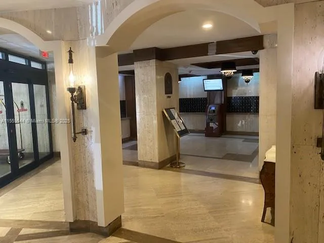 $2,800 | 6039 Collins Avenue, Unit 1110, Miami Beach, FL 33140