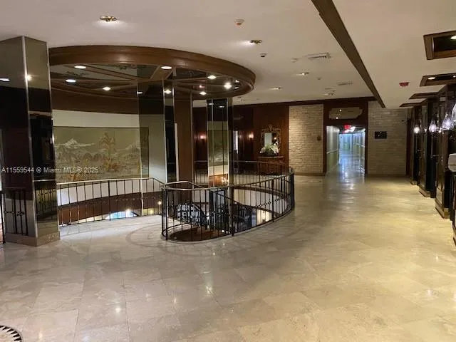 $2,800 | 6039 Collins Avenue, Unit 1110, Miami Beach, FL 33140