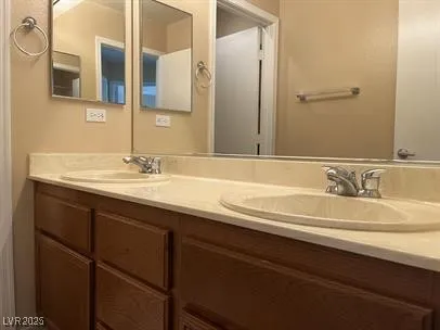 $2,595 | 1204 East Malibu Sands Avenue, North Las Vegas, NV 89086