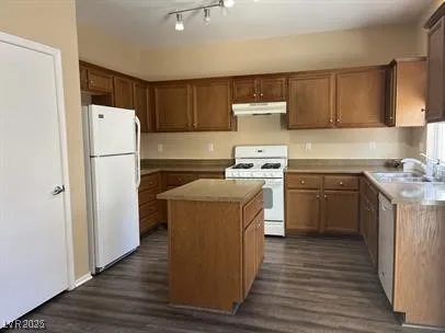 $2,595 | 1204 East Malibu Sands Avenue, North Las Vegas, NV 89086