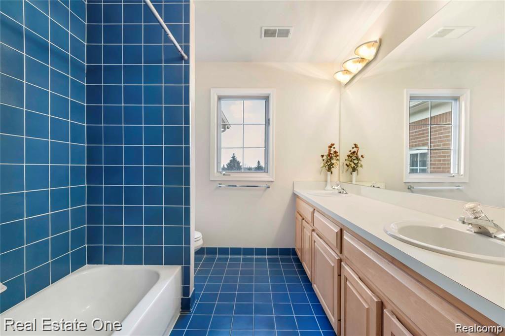 2049 Mapleridge Road Rochester Hills, MI 48309 - Photo 20 of 38