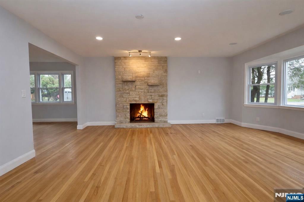 86 Howland Avenue Teaneck, NJ 07666 - Photo 14 of 50