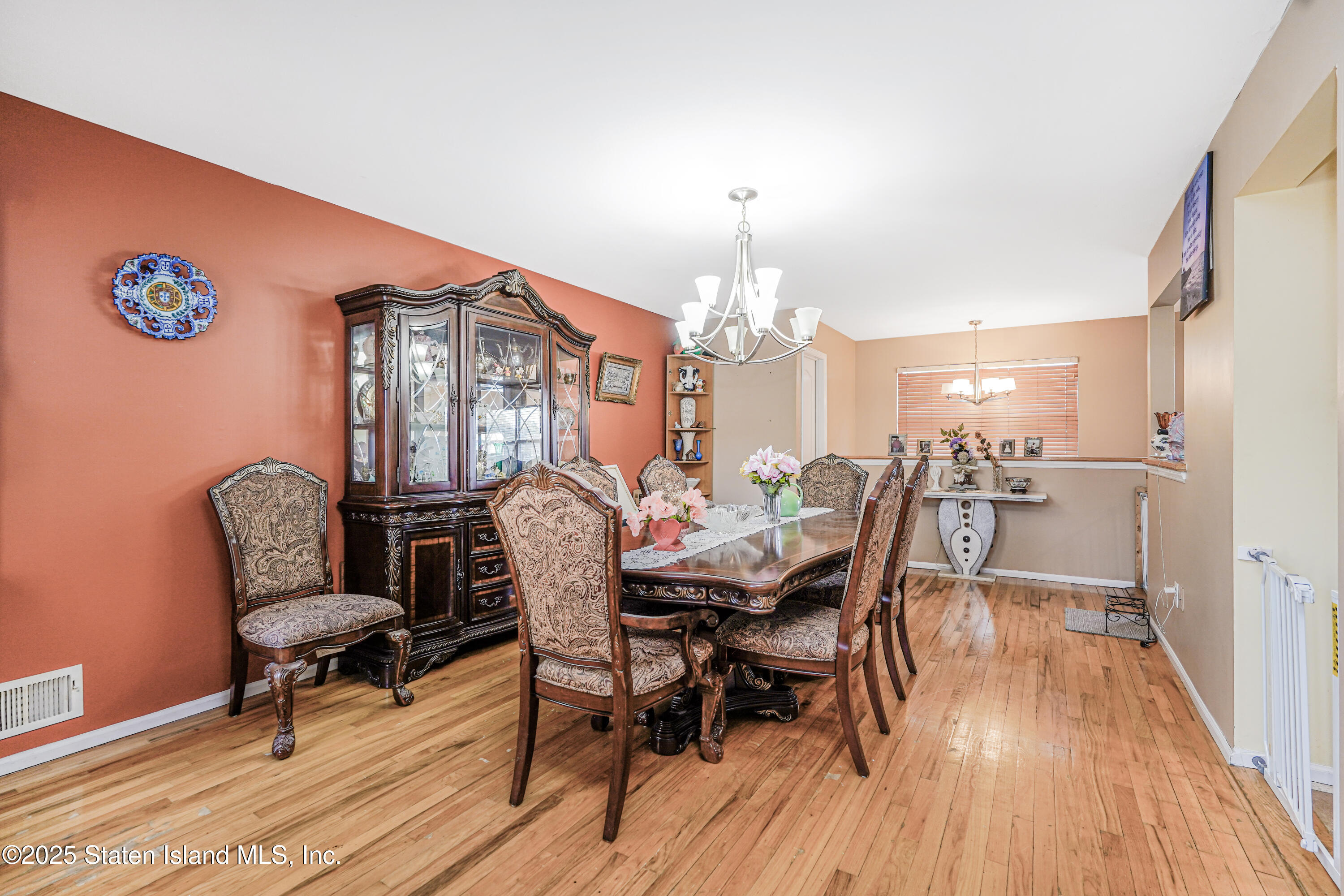 68 Erika Loop Staten Island, NY 10312 - Photo 15 of 29 Photo Apr 24 2025, 4 16 24 AM