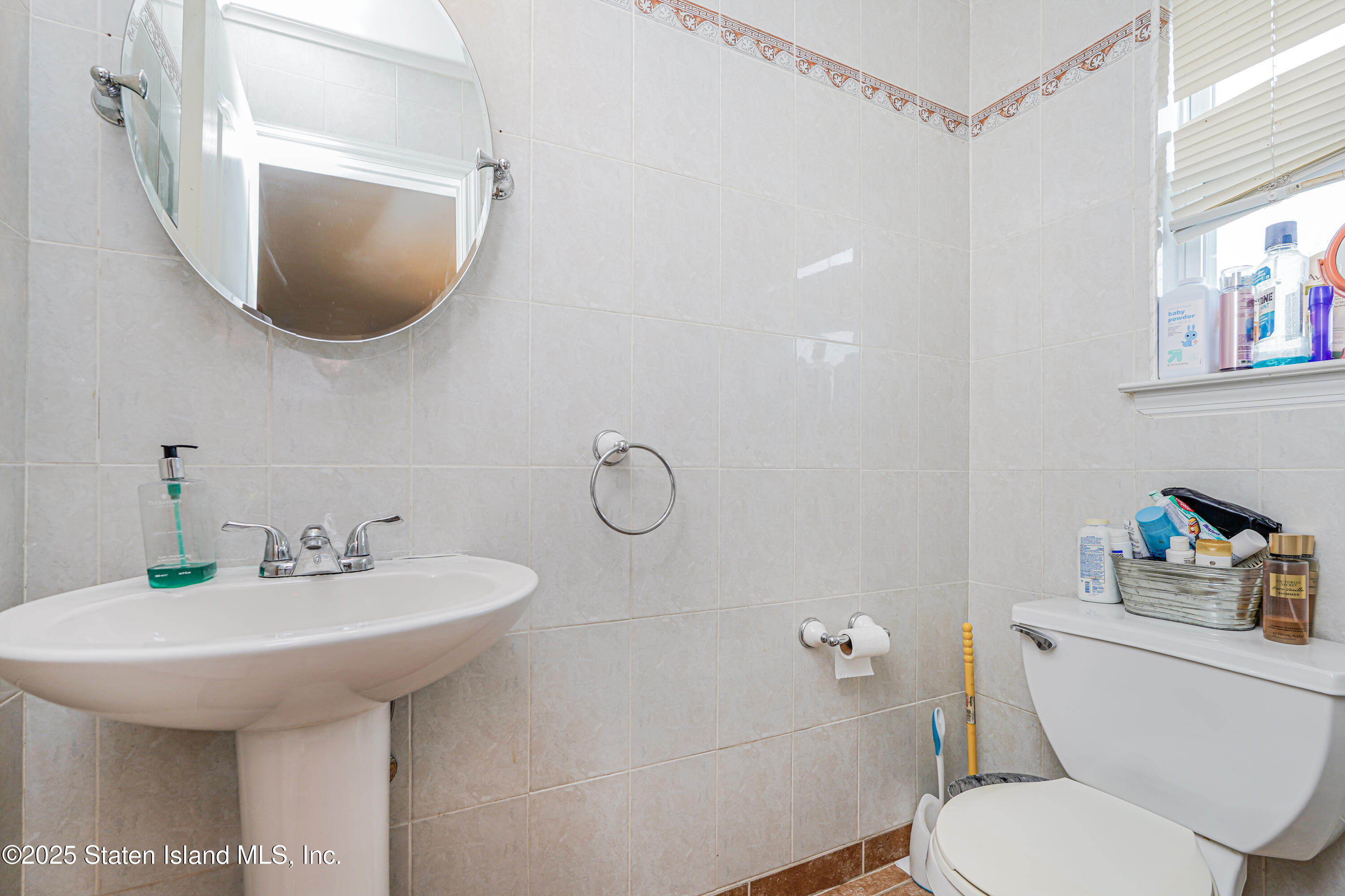 68 Erika Loop Staten Island, NY 10312 - Photo 19 of 29 Photo Apr 24 2025, 4 19 17 AM