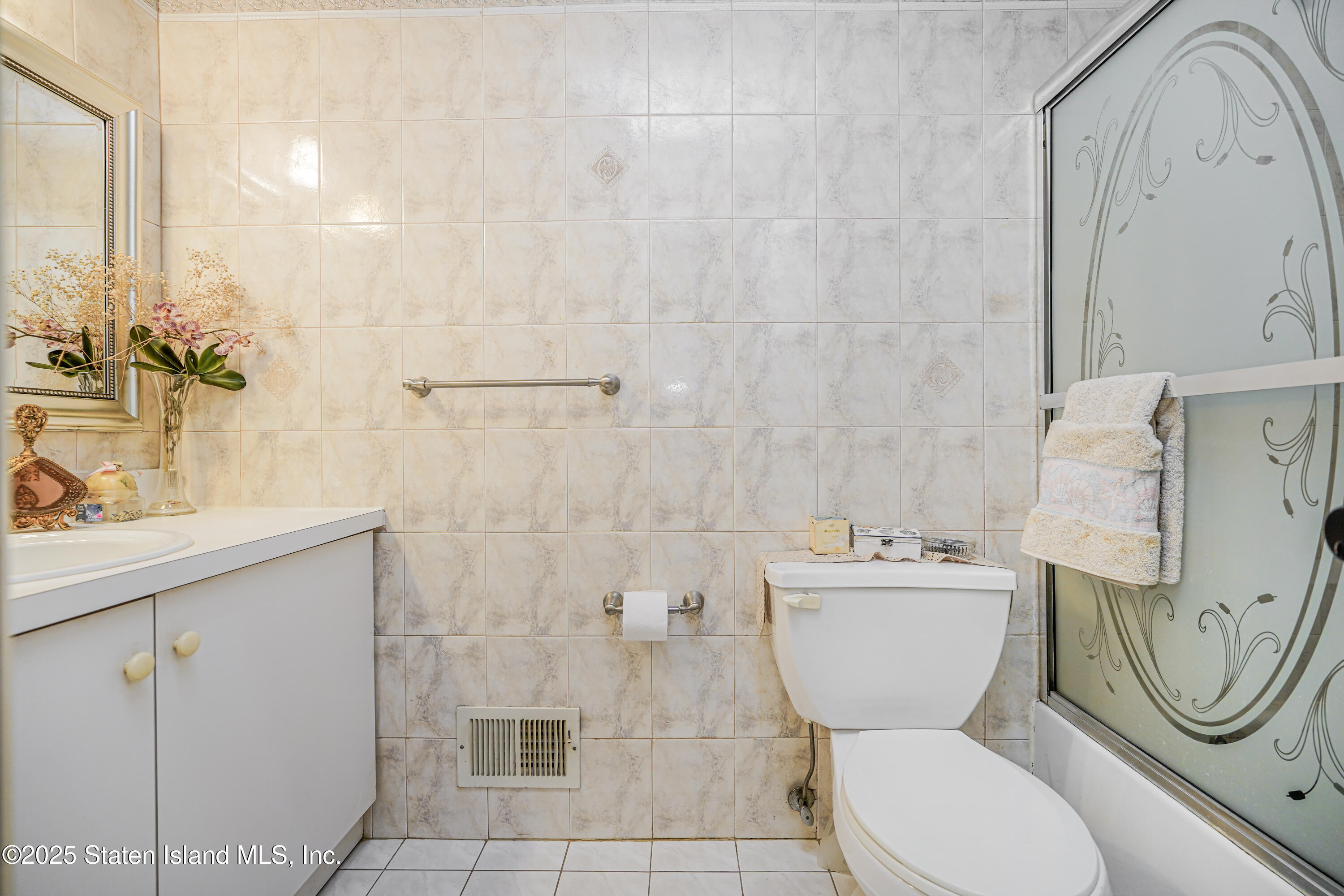 68 Erika Loop Staten Island, NY 10312 - Photo 22 of 29 Photo Apr 24 2025, 4 23 23 AM