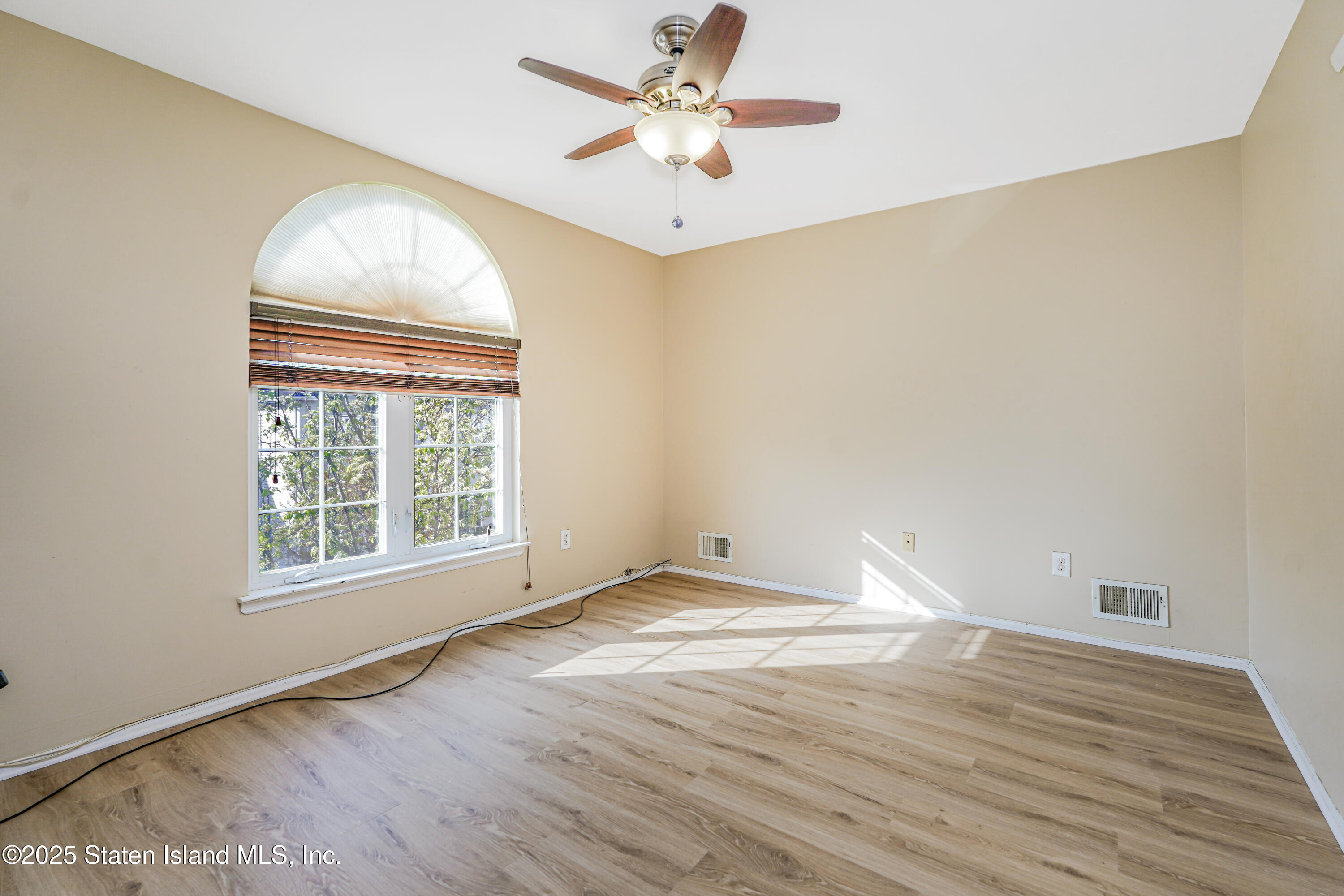 68 Erika Loop Staten Island, NY 10312 - Photo 28 of 29 Photo Apr 24 2025, 4 26 44 AM