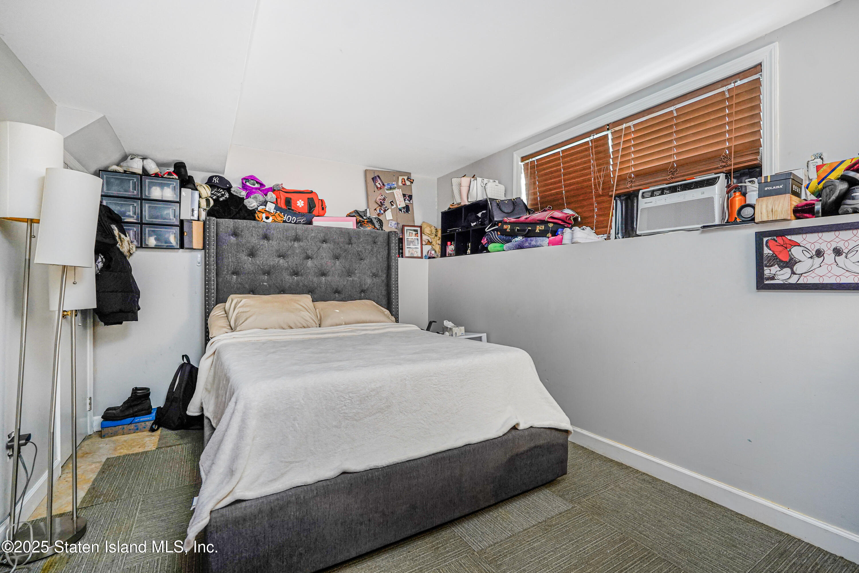 68 Erika Loop Staten Island, NY 10312 - Photo 6 of 29 Photo Apr 24 2025, 4 12 01 AM