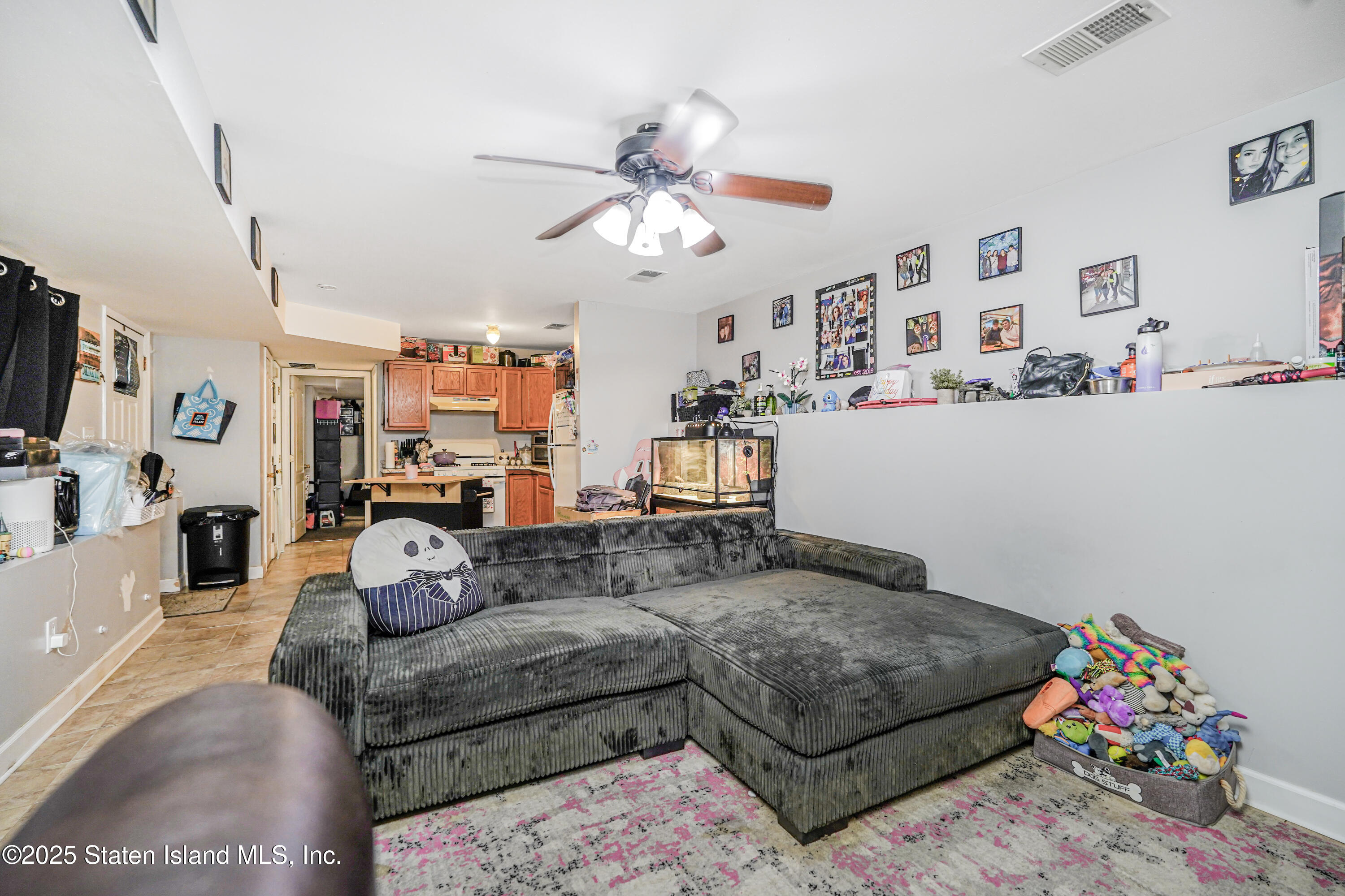 68 Erika Loop Staten Island, NY 10312 - Photo 10 of 29 Photo Apr 24 2025, 4 13 00 AM