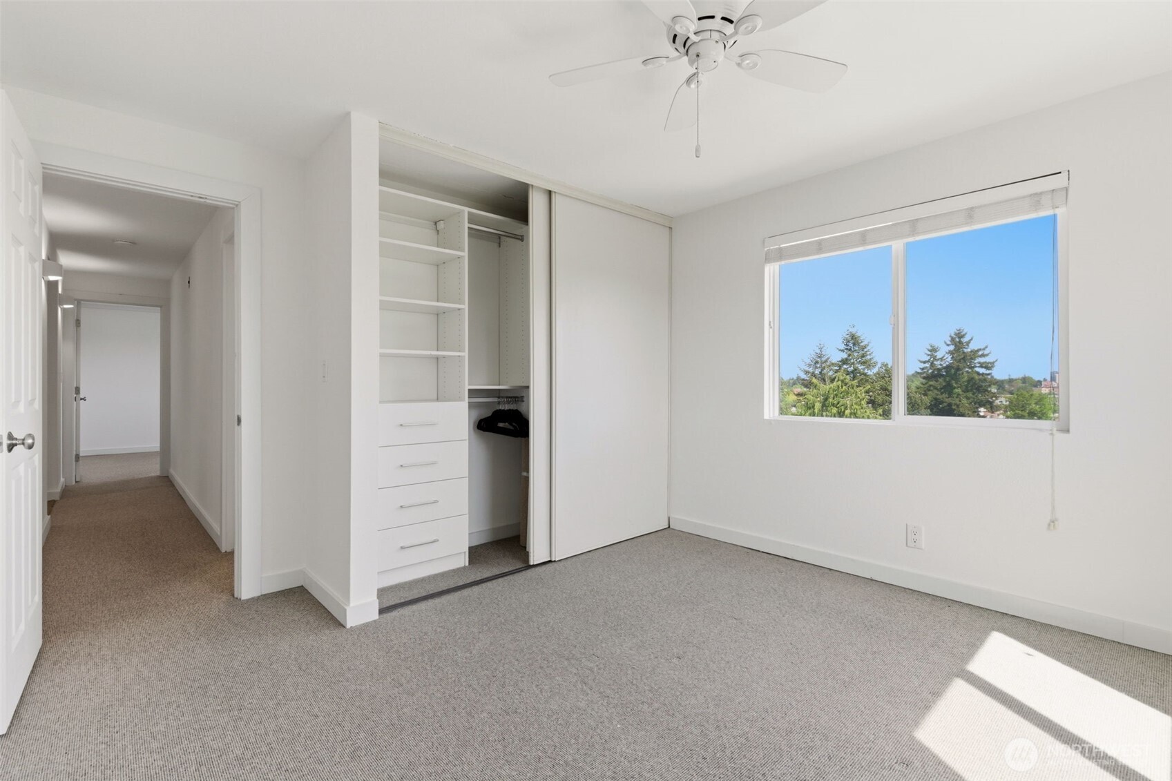 800 North Allen Place, Unit 401 Seattle, WA 98103 - Photo 10 of 32