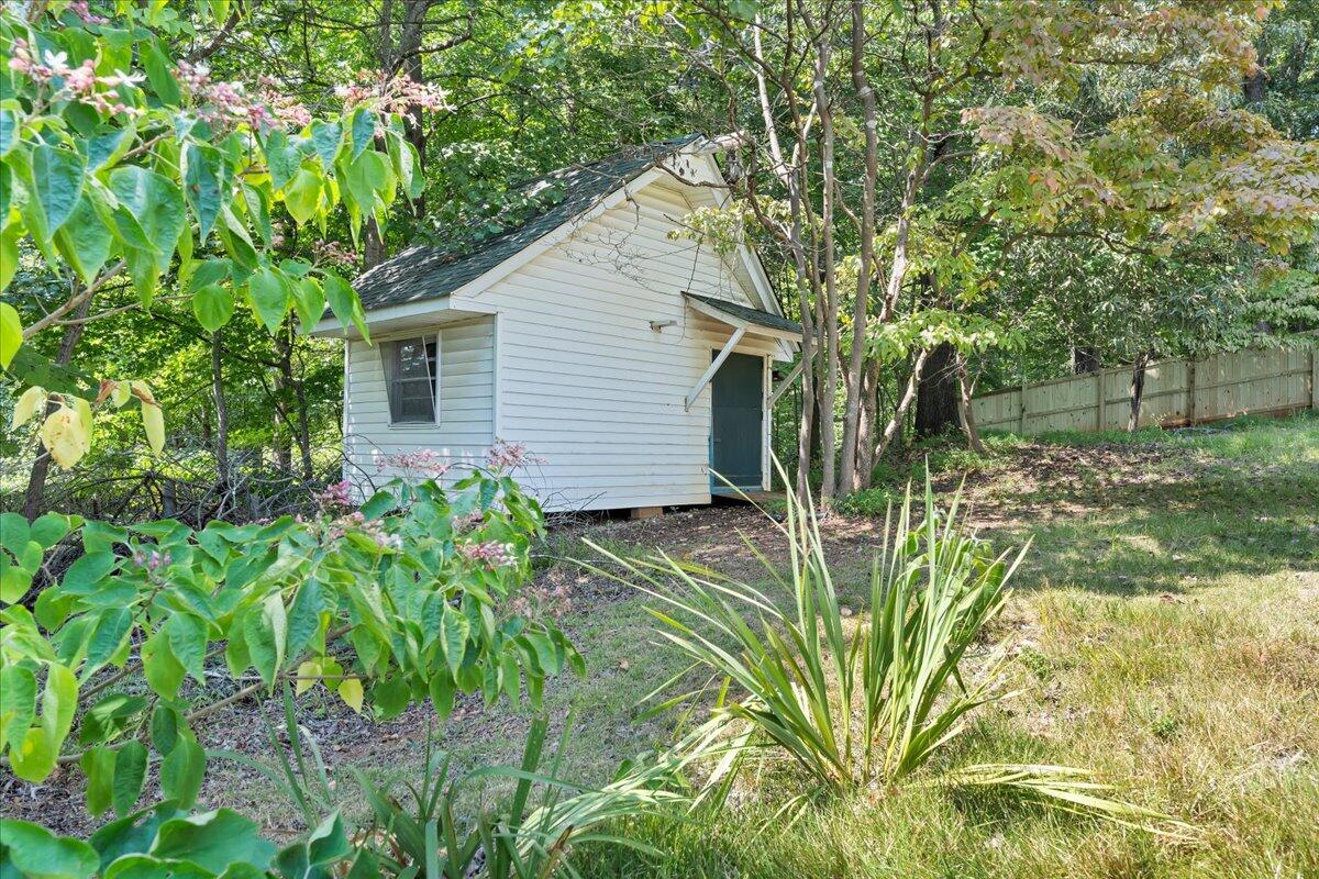 240 Lakeshore Terrace Road Hardy, VA 24101 - Photo 59 of 102 a backyard of a house with lots of green space