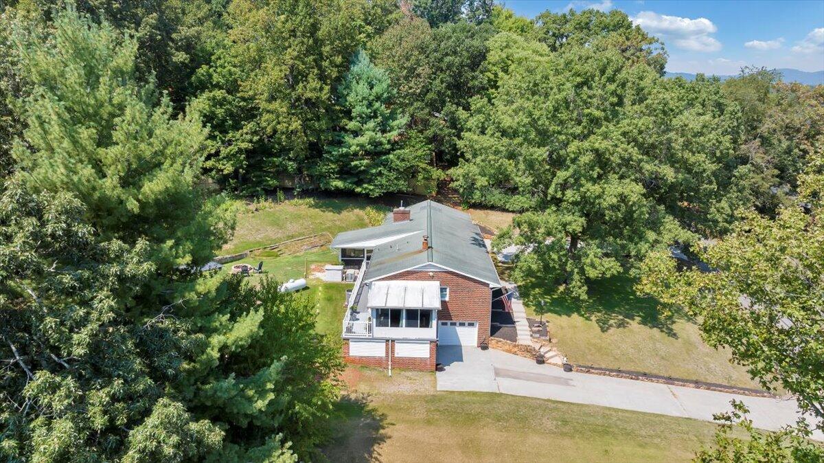 240 Lakeshore Terrace Road Hardy, VA 24101 - Photo 94 of 102 094-DJI_20240829140031_0041_D_MIB