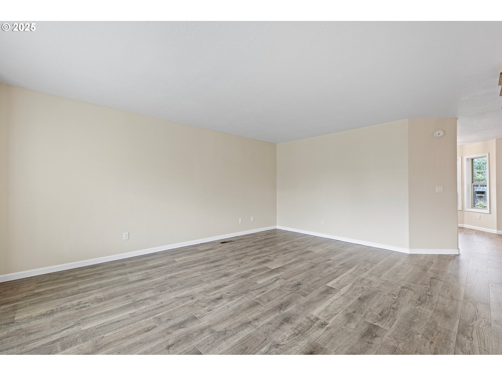 1179 Risden Place Eugene, OR 97404 - Photo 5 of 48